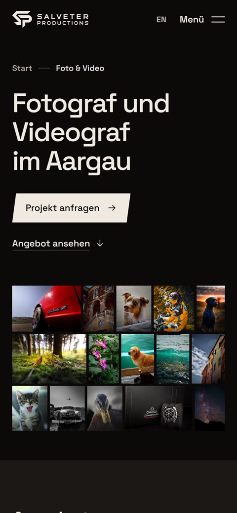 Dieselbe Seite auf dem Handy: Schriftzug, Knopf „Projekt anfragen“, Kontaktbogen in drei Reihen
